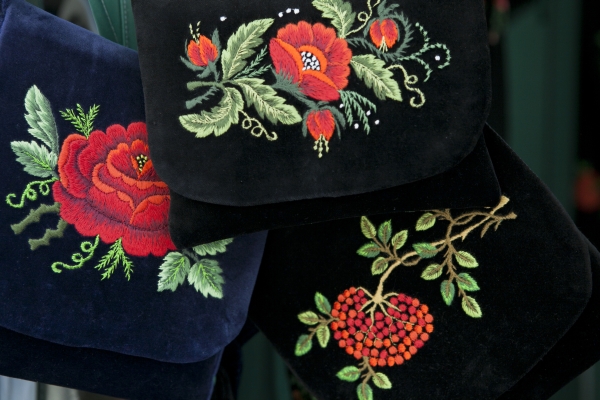 POLSKA WIRTUALNA: Inspiracje ludowszczyzną, czyli moda na folk. Haft i
