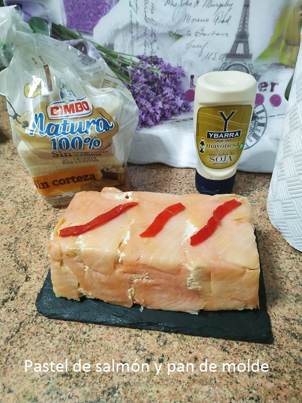 Pastel de salmón y pan de molde