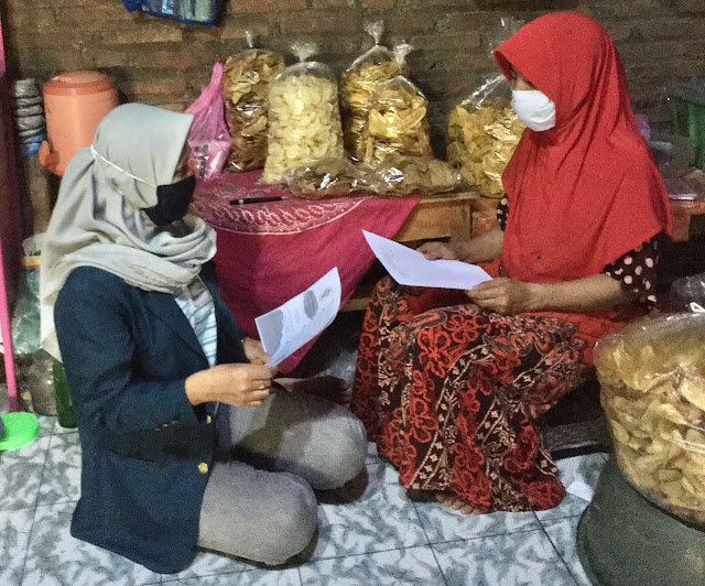Mahasiswi Undip Terangkan Pentingnya IUMK untuk Mengembangkan Usaha Di Jepara 1 WhatsApp%2BImage%2B2020 08 07%2Bat%2B22.28.33