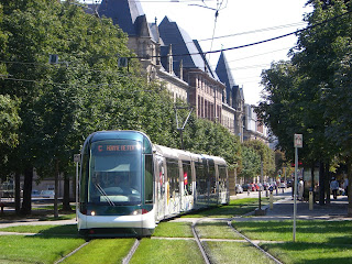  (Straßenbahn) قطارات الشوارع