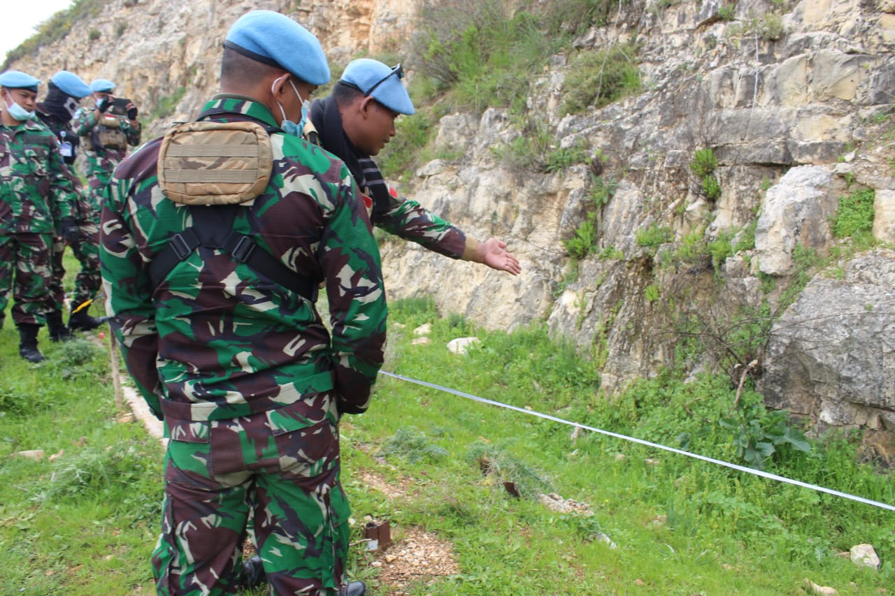 Satgas Garuda Temukan Mortir Aktif di Daerah Blue Line