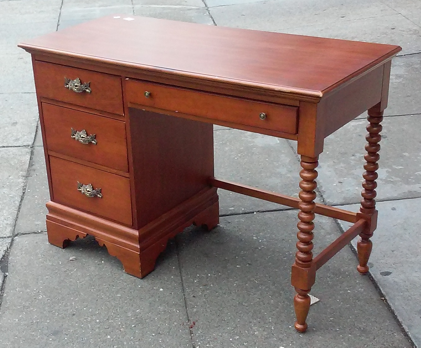 Uhuru Furniture Collectibles Sold 8018 Lexington B