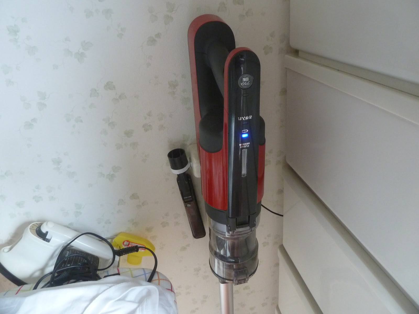 新品♪Panasonic MC-VGS6100-Rコードレススティック掃除機 | www