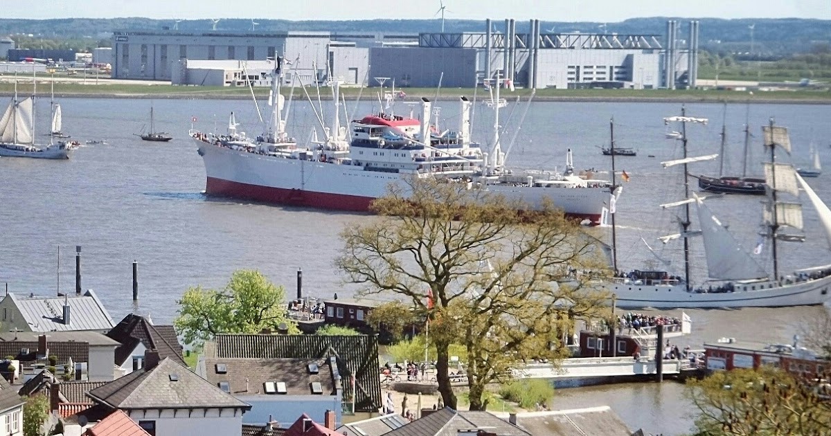 Impressionen Von Der Einlaufparade Zum 830 Hafengeburtstag