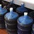 Alunos da PB transformam 2 mil litros de uísque apreendido em álcool gel