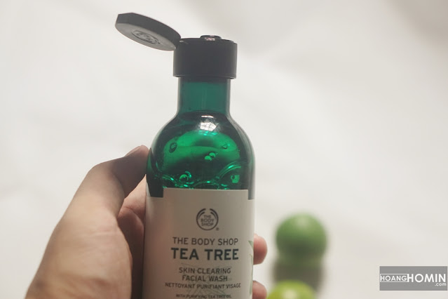 Sữa rửa mặt The Body Shop Tea Tree Skin Clearing Facial Wash 2