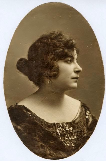 CulTura YA! 1969 Muere en Montevideo Margarita Xirgu