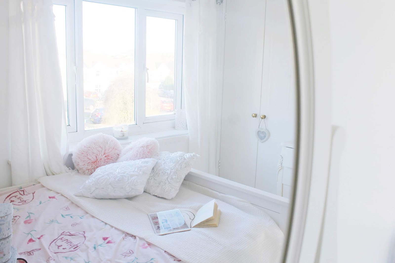 Modern princess room and home ideas for a girly apartment, girly bedroom or even dorm room