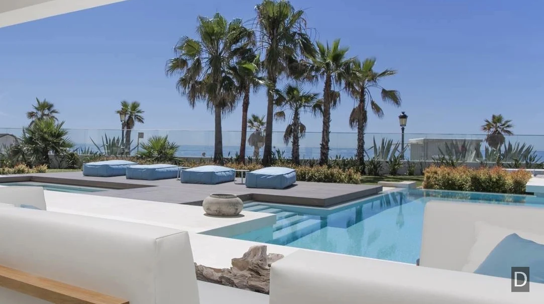 Luxury Mansion Frontline Beach Golden Mile vs. 23 Interior Design Photos
