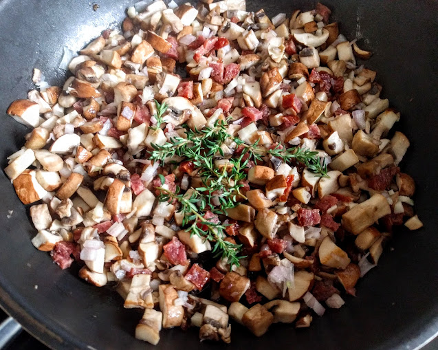 - Pikante Blätterteigschnecken