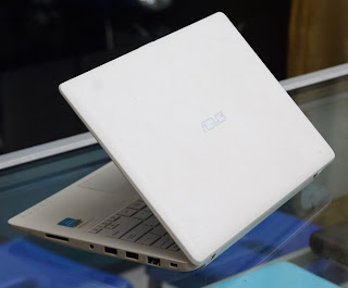 Jual Laptop ASUS X200M Putih (11.6-Inch) Malang
