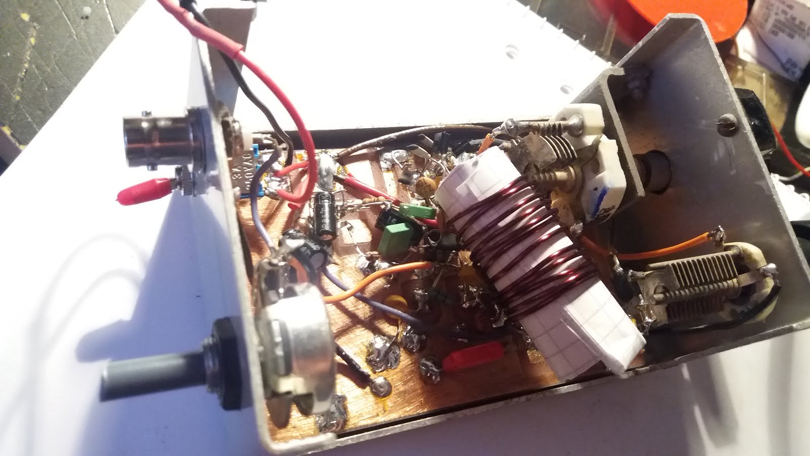 Electronics Evolution 40m Ham radio receiver using a NE602