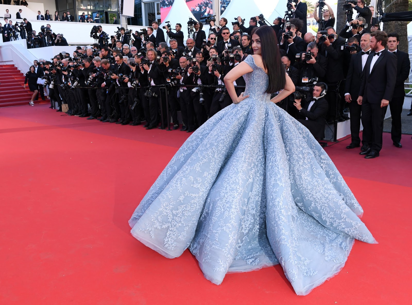 Aishwarya Rai Bachchan Looks Irresistibly Sexy in a Blue Michael Cinco Gown At 'Okja' Premiere During The 70th Cannes Film Festival 2017