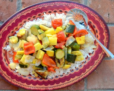 Roasted Mediterranean Vegetables ♥ KitchenParade.com, barely roasted, big chunks meant for casual sharing. Vegan. WW Friendly. Low Carb.