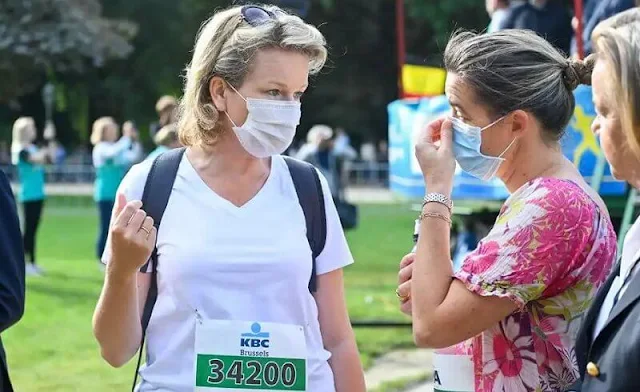 Queen Mathilde attended the 41st edition of the Brussels 20km Run at Cinquantenaire Park. Crown Princess Elisabeth