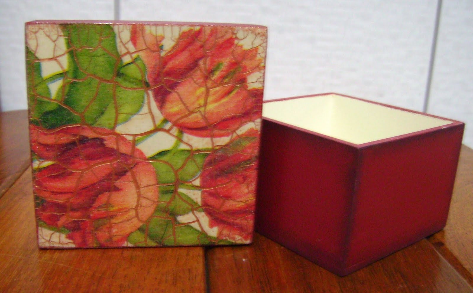 Dona Arteira Art Country Decoupáge em Madeira trabalhos antigos