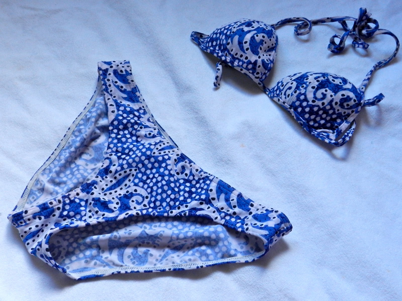 Le vide dressing de Stell*: Maillot de bain blanc et bleu