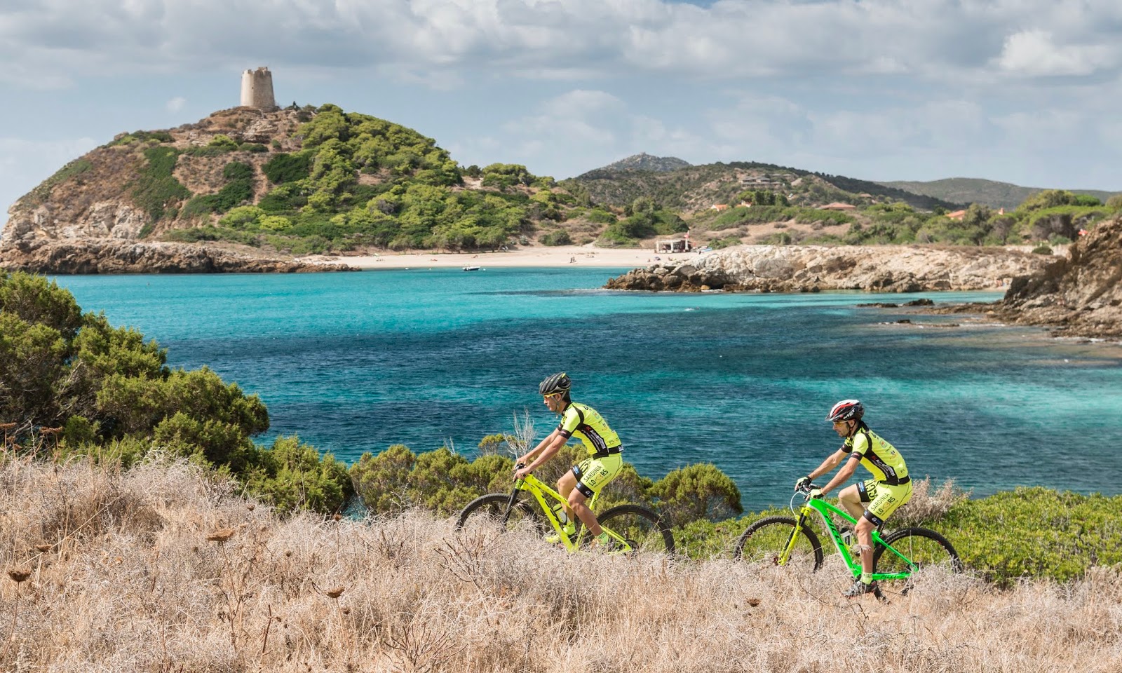 carbon road bike rental pula chia villasimius cycling sardinia italy