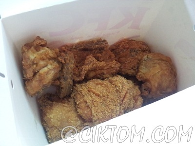 KFC Holiday Bucket bersama keluarga tersayang