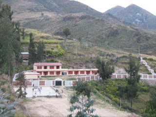 Colegio LIBERTADOR SIMN BOLVAR - San Isidro de Huirpacancha