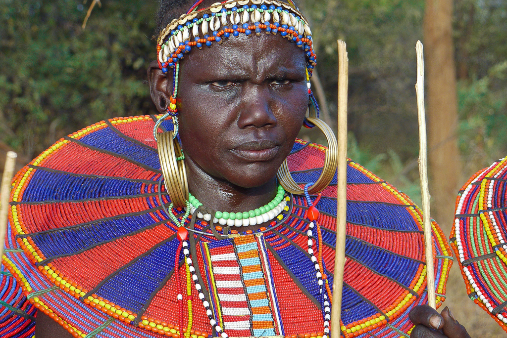Народ в африке сканворд. Тутси нилоты Масаи. Вождь Масаи. Масаи женщины. Масаи племя.