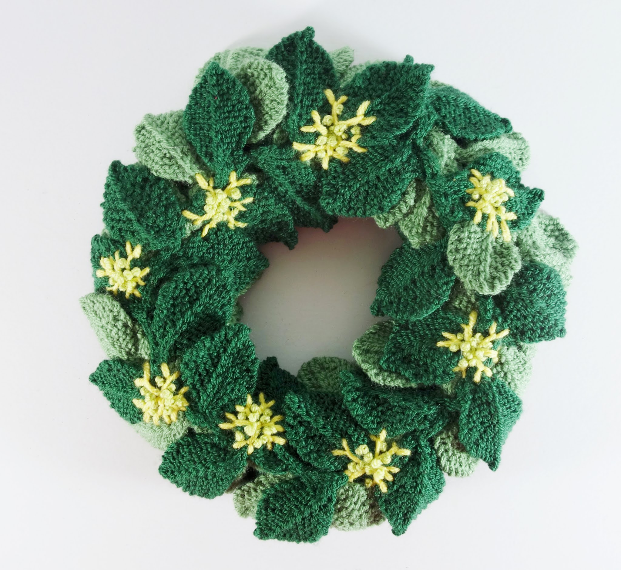 Frankie's Knitted Stuff Christmas Wreath