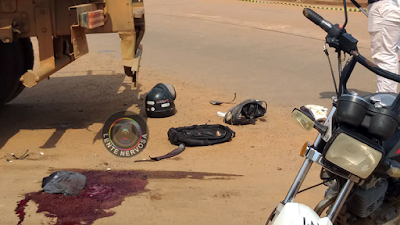 Motociclista morre após ser atropelado por caminhão na zona leste da capital