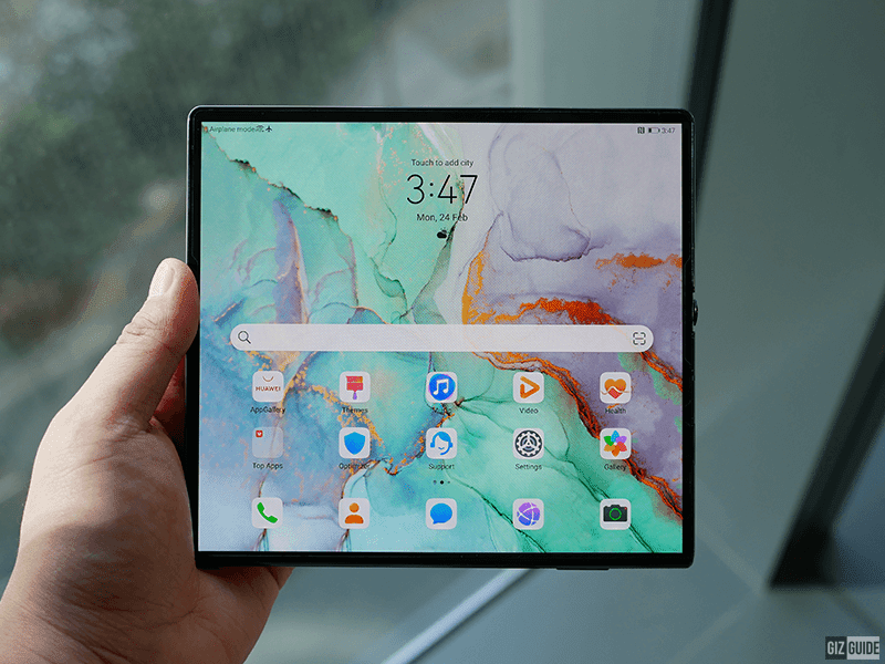 It can transform into a tablet when unfolded It can transform into a tablet when unfolded