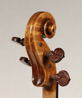 Copy of a Guarneri del Gesù Violin scroll by Nicolas Bonet Luthier - Volute d'un violon en copie de Guarneri del Gesù par Nicolas Bonet Luthier