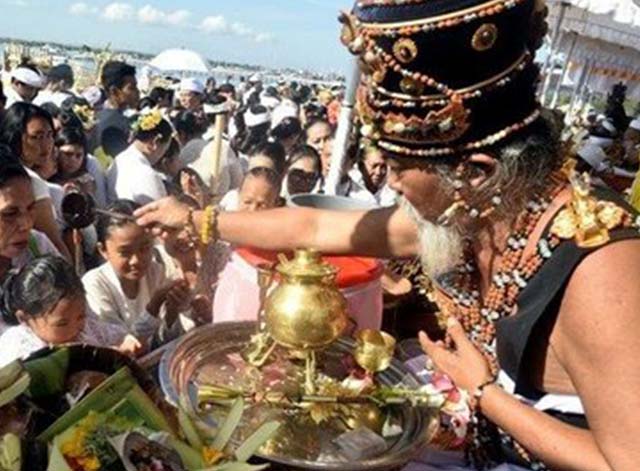 Pengertian Orang Orang Suci Menurut Agama Hindu Beserta Contohnya Referensi Artikel Hindu