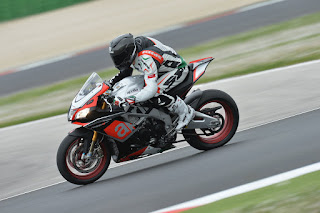 2016 Aprilia RSV4 RF Review, V4 Power!