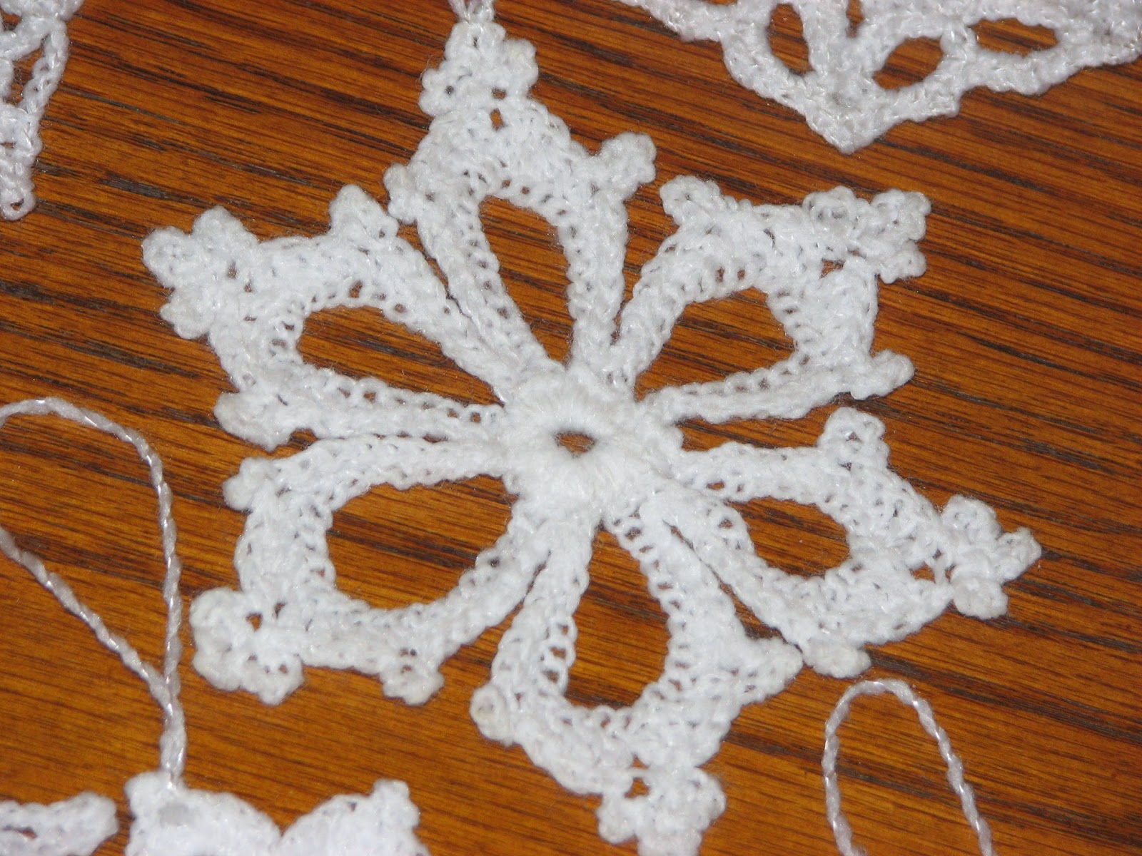Creative Crochet by Becky Crochet Snowflake Christmas Tree Skirt & Pattern