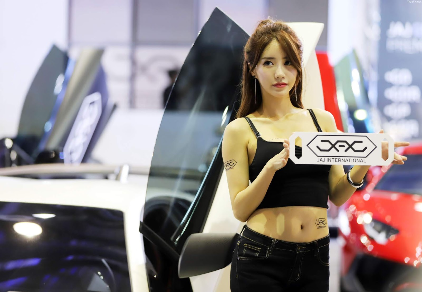 Korean Racing Model - Im Sola - Seoul Auto Salon 2019 - Picture 5