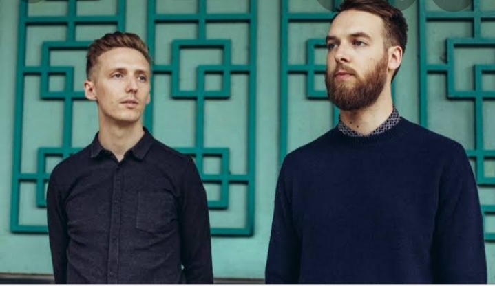 langkah pertama: Lirik lagu Location unknown serta artinya~Honne