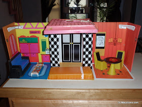 Internet Superstores: VINTAGE BARBIE DOLL FAMILY HOUSE BY MATTEL FROM THE 60s