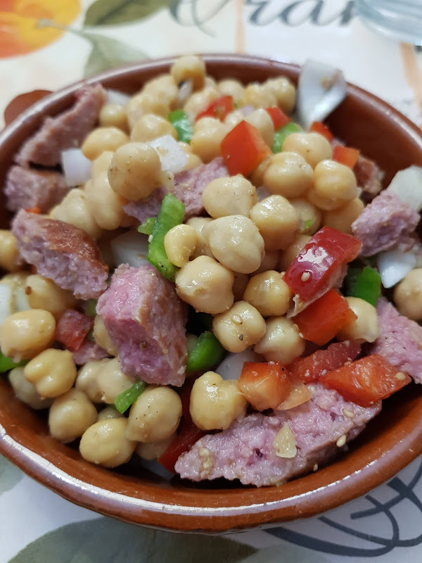 CAN JOAN I SARA ENSALADA DE GARBANZOS CON COMINO