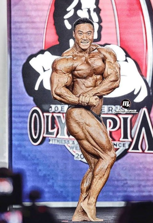 Кореец мускулы. Мания и мускулы 2. Данте франклин. Нимрод кинг бодибилдер. Хан чул сун.