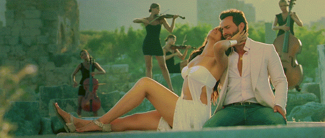 Deepika padukone sexy moving GIF images Deepika padukone sexy moving GIF images
