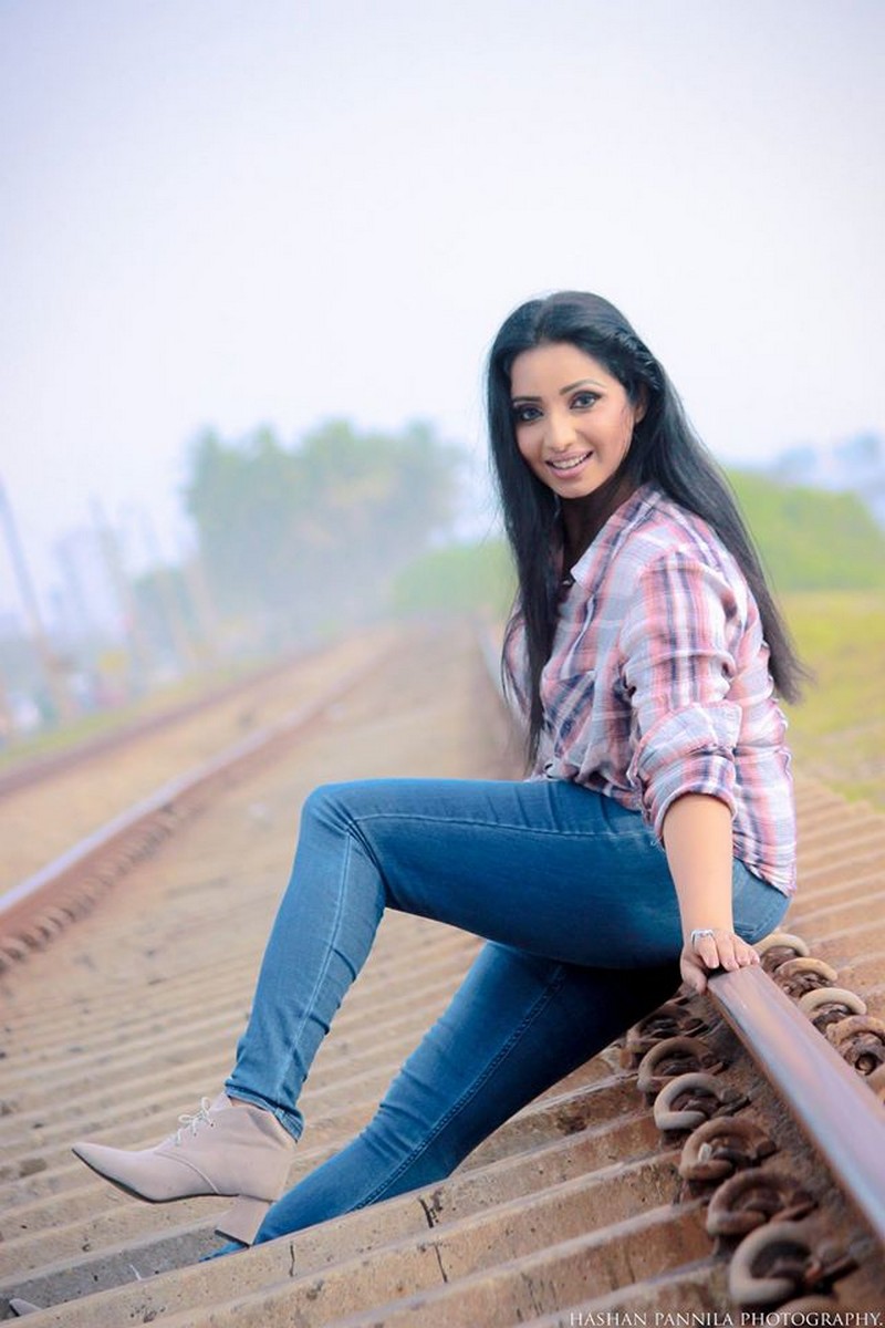 Jayani Weerasinghe Photos - Srilanka Models Zone 24x7