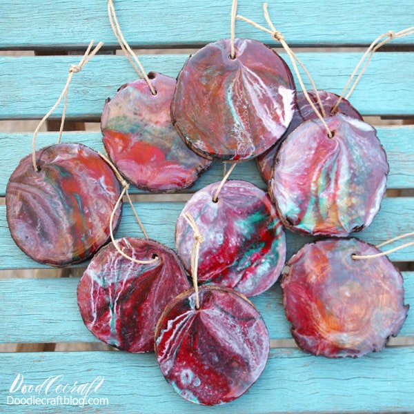 Wood slice ornaments are perfect to give as neighbor gifts or to deck the tree with matching handmade ornaments. Make stunning wood slice ornaments using high gloss resin and the dirty pour technique. Resin pouring is a highly addictive craft, let’s get started!