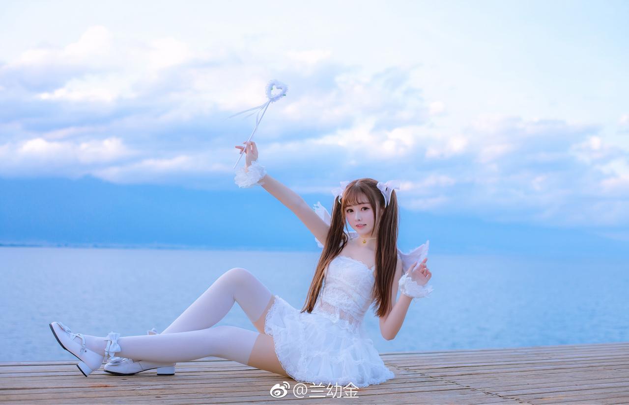 Chinese cute model - Cosplay Little Playful Angel Girl
