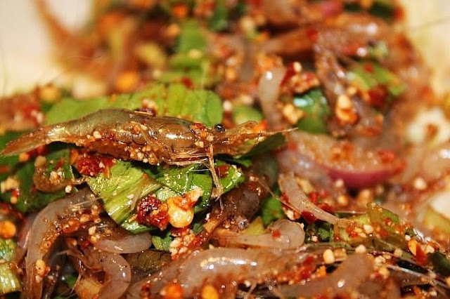 Goong ten - favorite fresh specialty in Thai cuisine