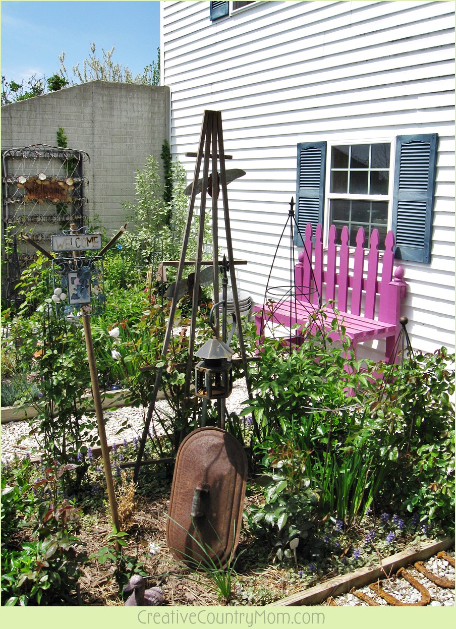Creative Country Mom: My Funky-Junky Rose Garden