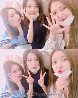 Foto Kim Ye rim dengan member Red Velvet lainnya Foto Kim Ye rim dengan member Red Velvet lainnya