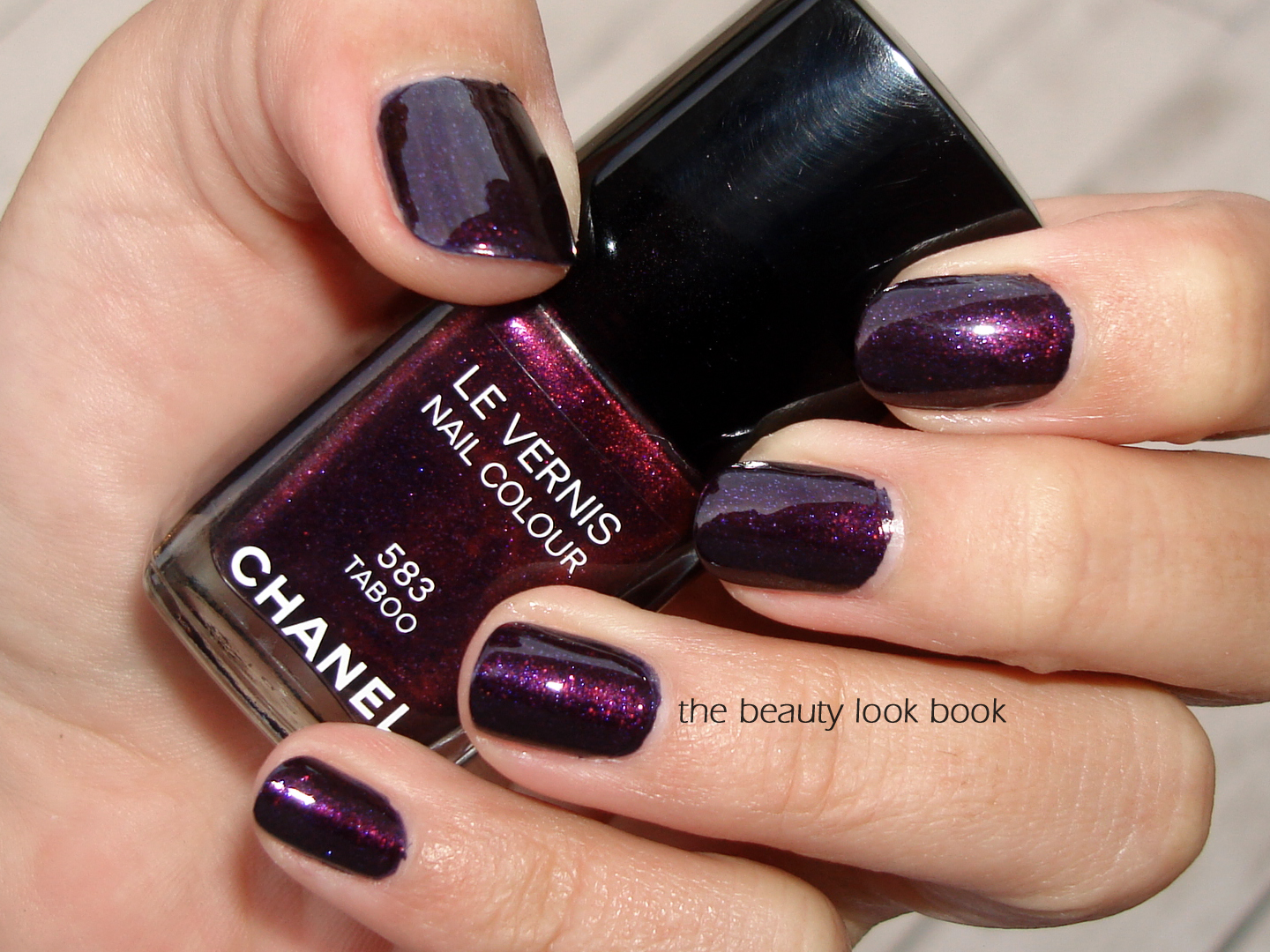 Introducir 49+ imagen chanel nail polish taboo