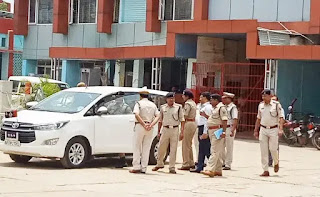 कोरोना को लेकर जेल प्रशासन अलर्ट , बेउर और फुलवारी जेल से कई कैदियों के दूसरे जेल में किया गया शिफ्ट कोरोना को लेकर जेल प्रशासन अलर्ट , बेउर और फुलवारी जेल से कई कैदियों के दूसरे जेल में किया गया शिफ्ट
