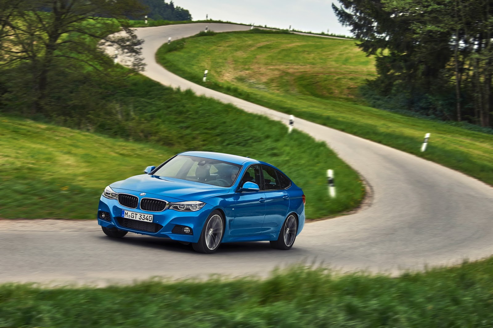 2017-BMW-3-Series-GT-44.jpg