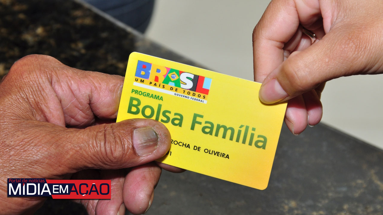 Beneficiários do Bolsa Família poderão receber dinheiro extra através de bônus por mérito