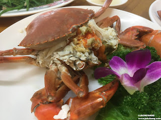 steamed Giant Mud crab