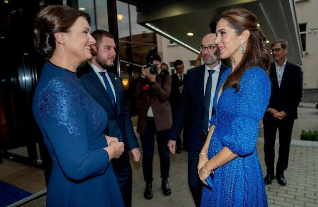 Crown Princess Mary wore a willow cobalt dress by Cult Gaia. Prada blue satin clutch. Diana Nausėdienė